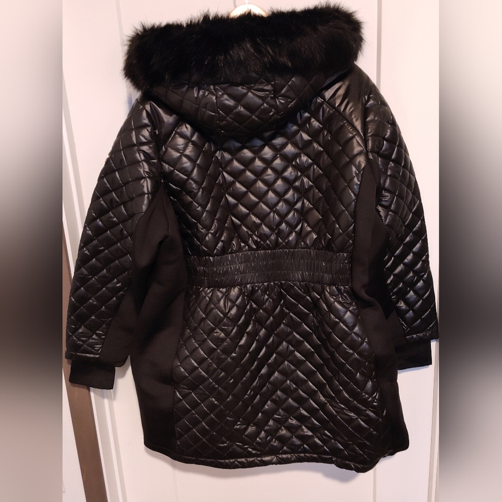 Michael Kors Black Quilted Puffer Coat with Fur Trim - Picture 2 of 6